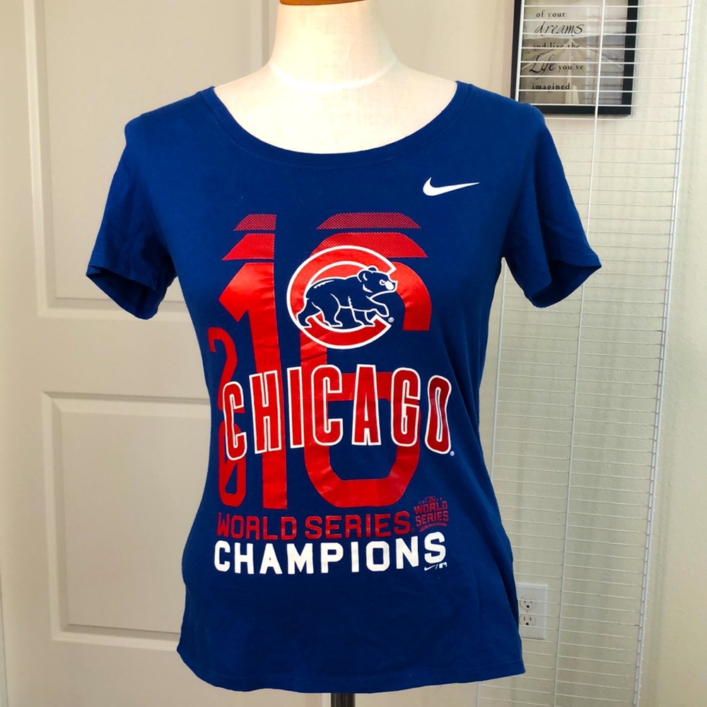 Cub’s 2016 WS Champs Nike tee size Small